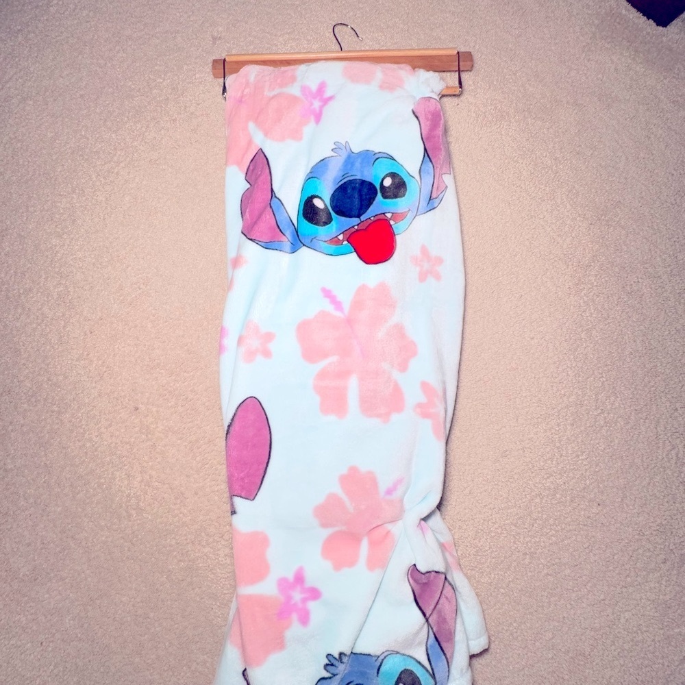 Disney Stitch Flower Blue and Pink Blankets and Throws